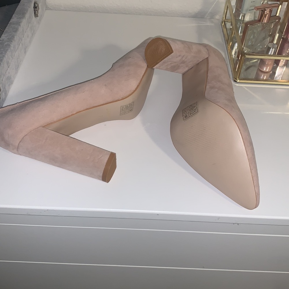 Suede pumps in the color nude - Simmi London - Picture 4 of 6